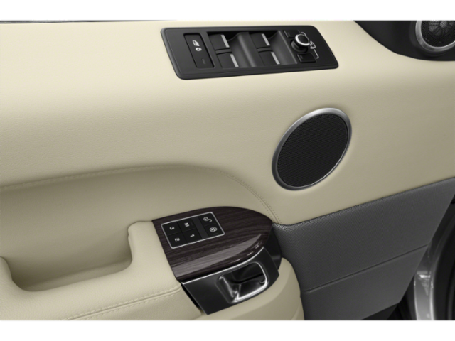 Used 2015 GREY Land Rover HSE image 19