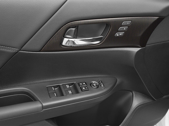 Used 2014  Honda EX-L image 19