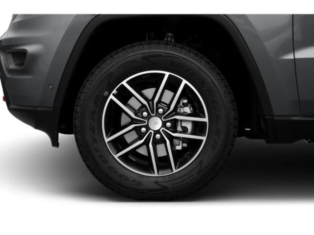 Used 2018 Bright White Clearcoat Jeep Trailhawk image 11