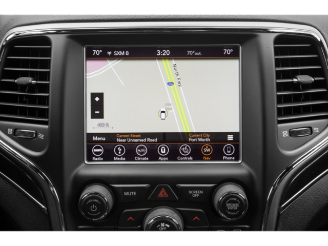 Used 2018 Bright White Clearcoat Jeep Trailhawk image 17