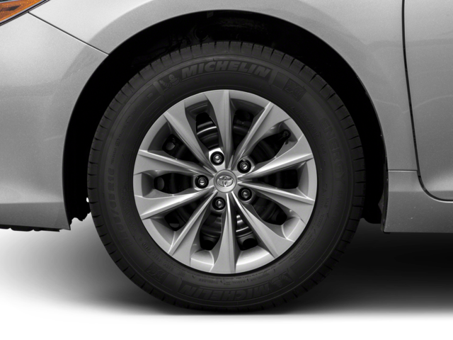 Used 2016  Toyota LE image 11