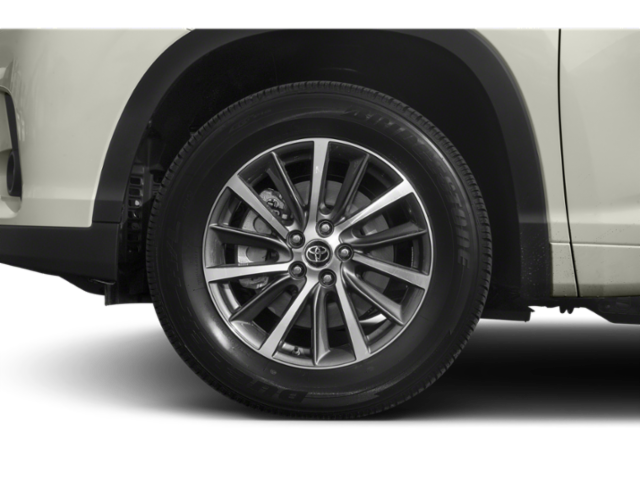 Used 2019 Predawn Gray Mica Toyota XLE image 13