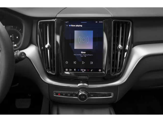 Used 2024 VAPOUR GREY Volvo Plus Dark Theme image 7