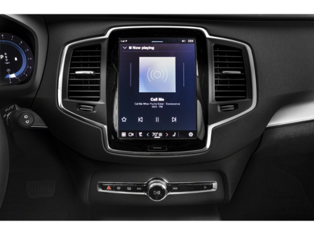 Used 2024 Vapour Grey Metallic Volvo Plus Bright Theme image 7