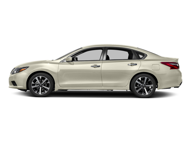 2017 Pearl White Nissan Altima 2.5 SR FWD Sedan