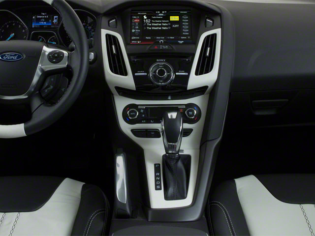 2012 Ford Focus SEL 4dr Sdn SEL Gas I4 2.0L/121 [10]