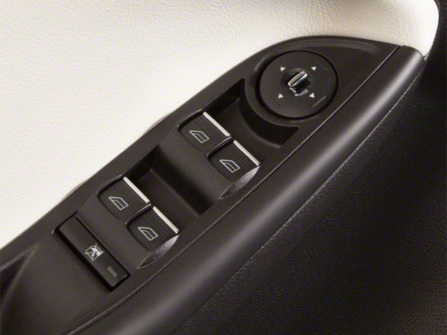 2012 Ford Focus SEL 4dr Sdn SEL Gas I4 2.0L/121 [7]