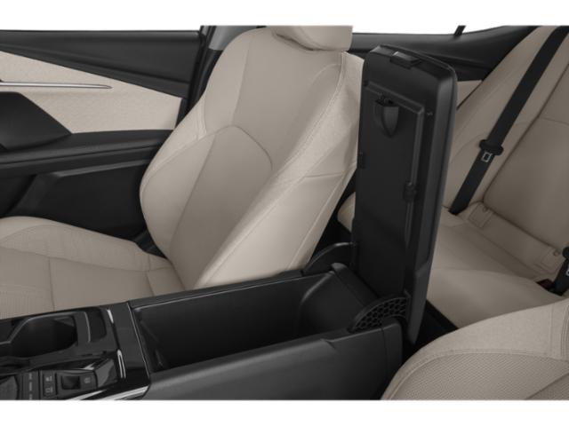 2026 Toyota Camry XLE XLE Gas/Electric I-4 2.5 L/152 [5]