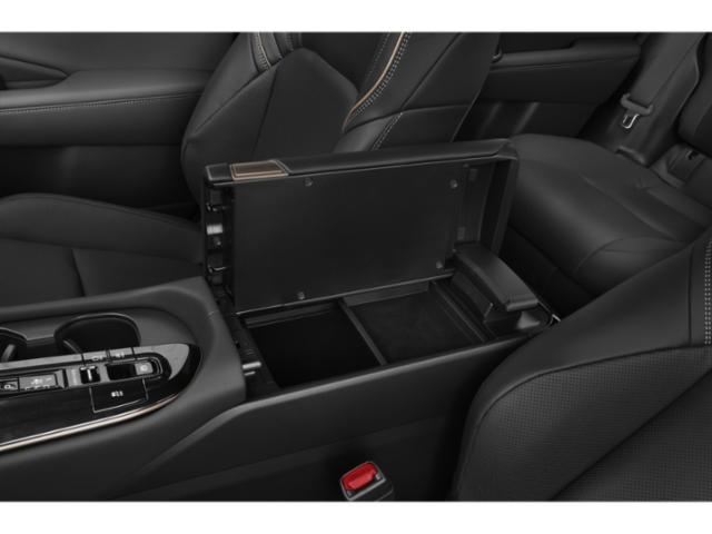 2025 Toyota Crown Signia  Gas/Electric I-4 2.5 L/152 [6]