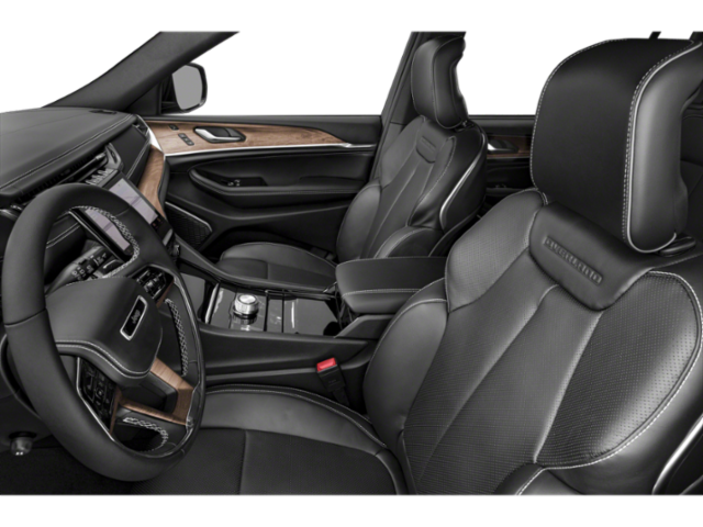 2025 Jeep Grand Cherokee Overland photo 5
