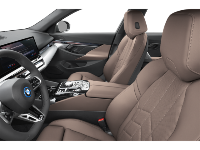 New 2027 White BMW 550e xDrive image 6