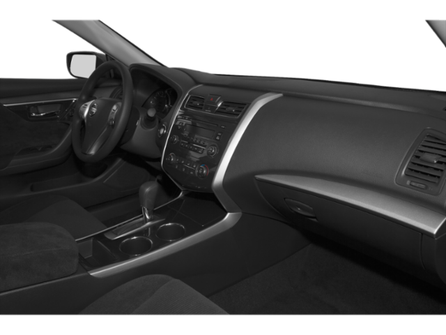 Used 2015  Nissan 2.5 image 17