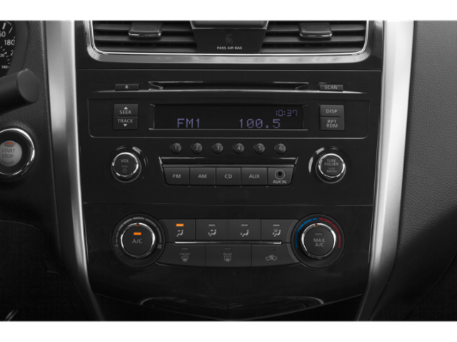 Used 2015  Nissan 2.5 image 9
