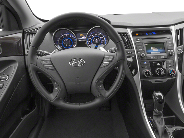 Used 2014 Red Hyundai GLS image 5