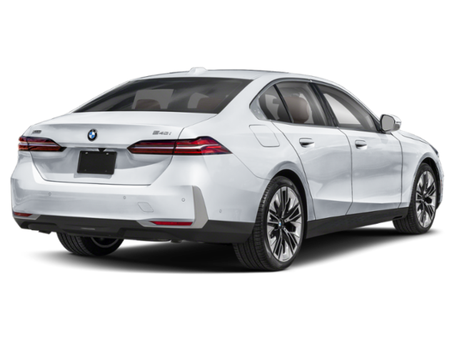 New 2027 Mineral White Metallic BMW 540i xDrive image 2