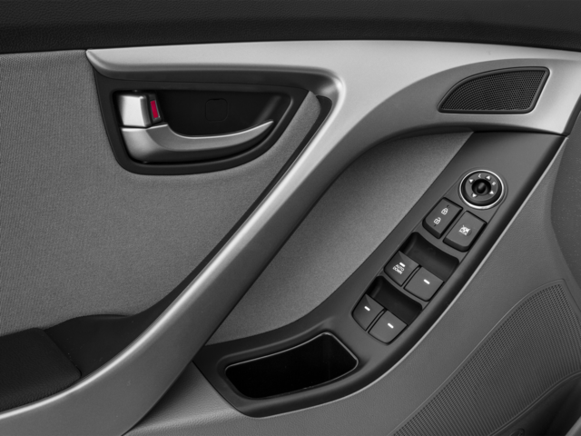Used 2016 Silver Hyundai Sport image 19