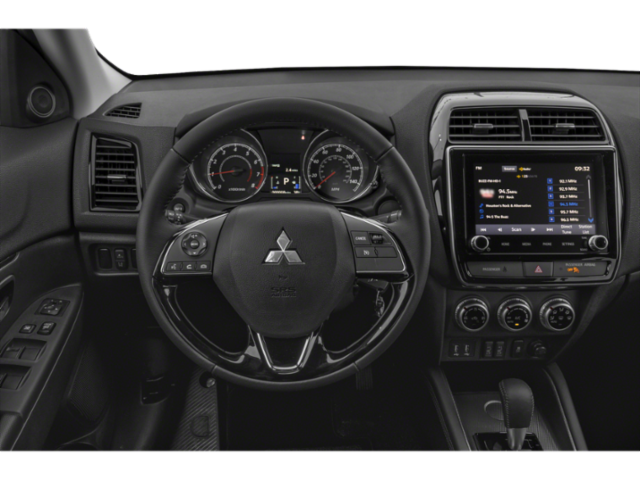 2025 Mitsubishi Outlander Sport LE photo 3