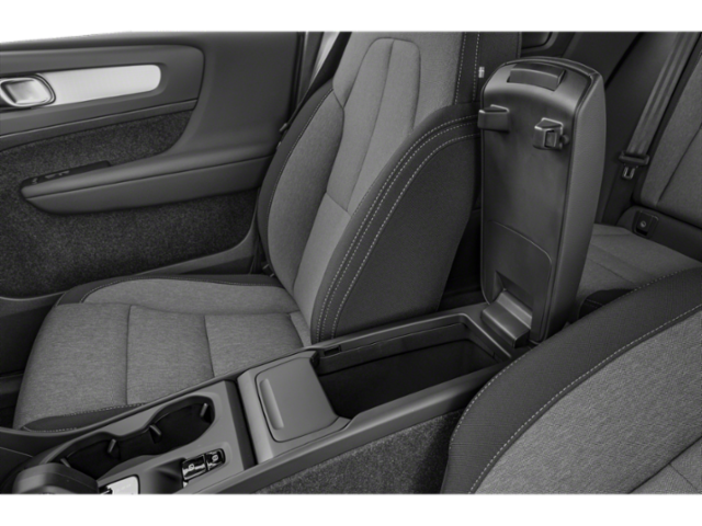 2025 Volvo XC40 AWD Core photo 11