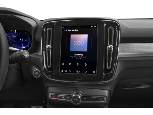 2025 Volvo XC40 AWD Core photo 7