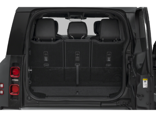 2025 Land Rover Defender 130 X-Dynamic SE photo 7