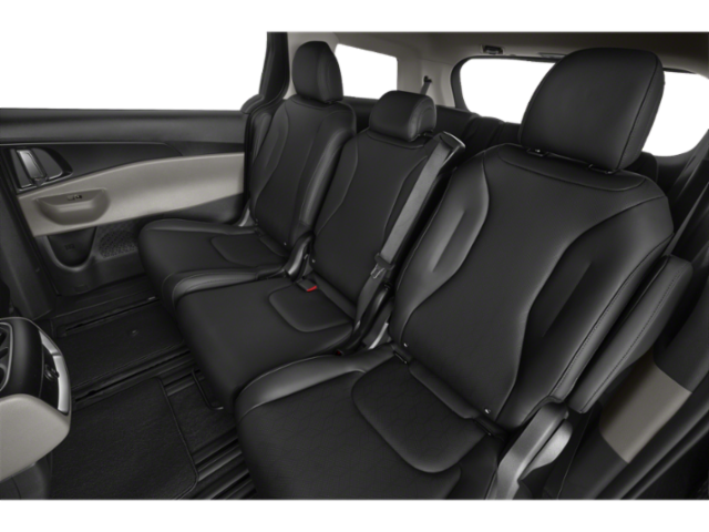New 2027 Ceramic Silver Kia LXS image 10
