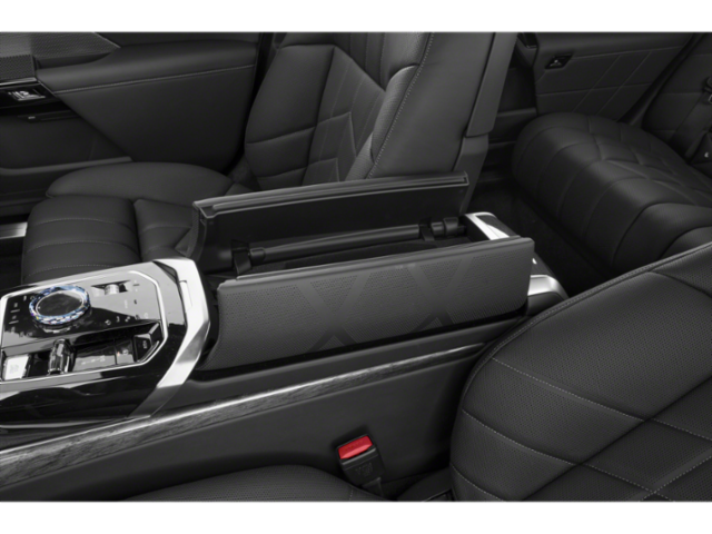 New 2025 Mineral White Metallic BMW xDrive60 image 11