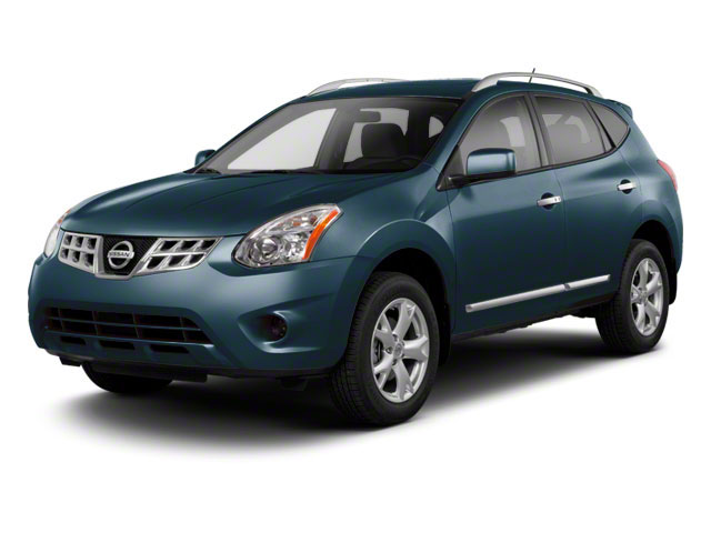 2013 Nissan Rogue SV's photo