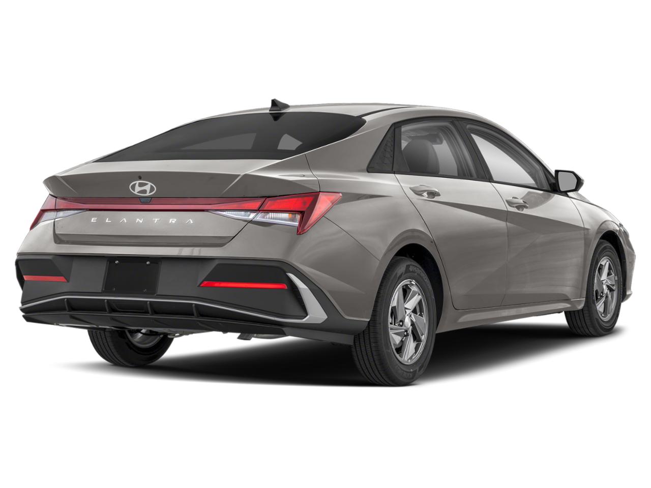 2024 Hyundai Elantra SE - Photo 1