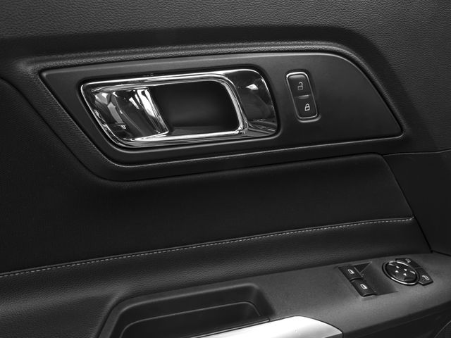 2016 Ford Mustang V6 - Photo 35