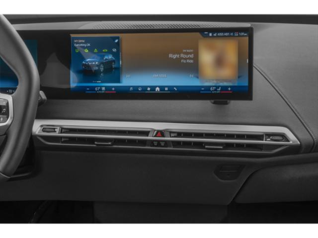 2026 BMW iX 45 - Photo 11