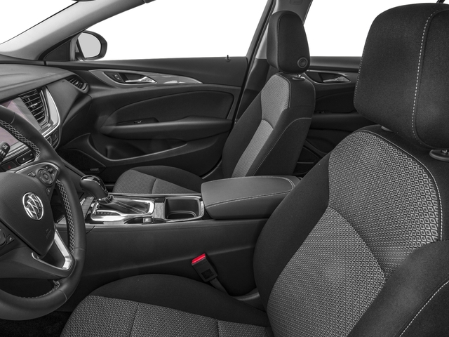 2018 Buick Regal TourX thumbnail 9