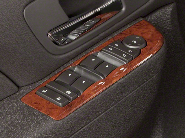 2010 Chevrolet Avalanche LT photo 4