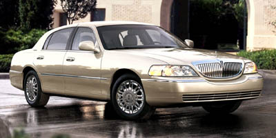 Silver Birch Metallic 2011 Lincoln Town Car Signature Limited Sedan Rear-Wheel Drive Automatic