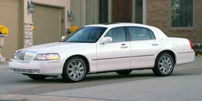 Used 2004  Lincoln Town Car 4d Sedan Signature at Graham Auto Mall near Mansfield&comma; OH